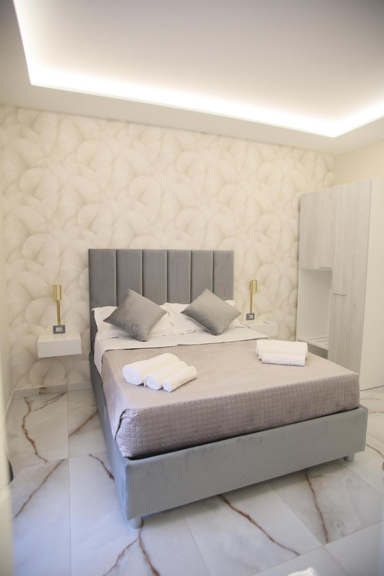 Napoli Central Suites