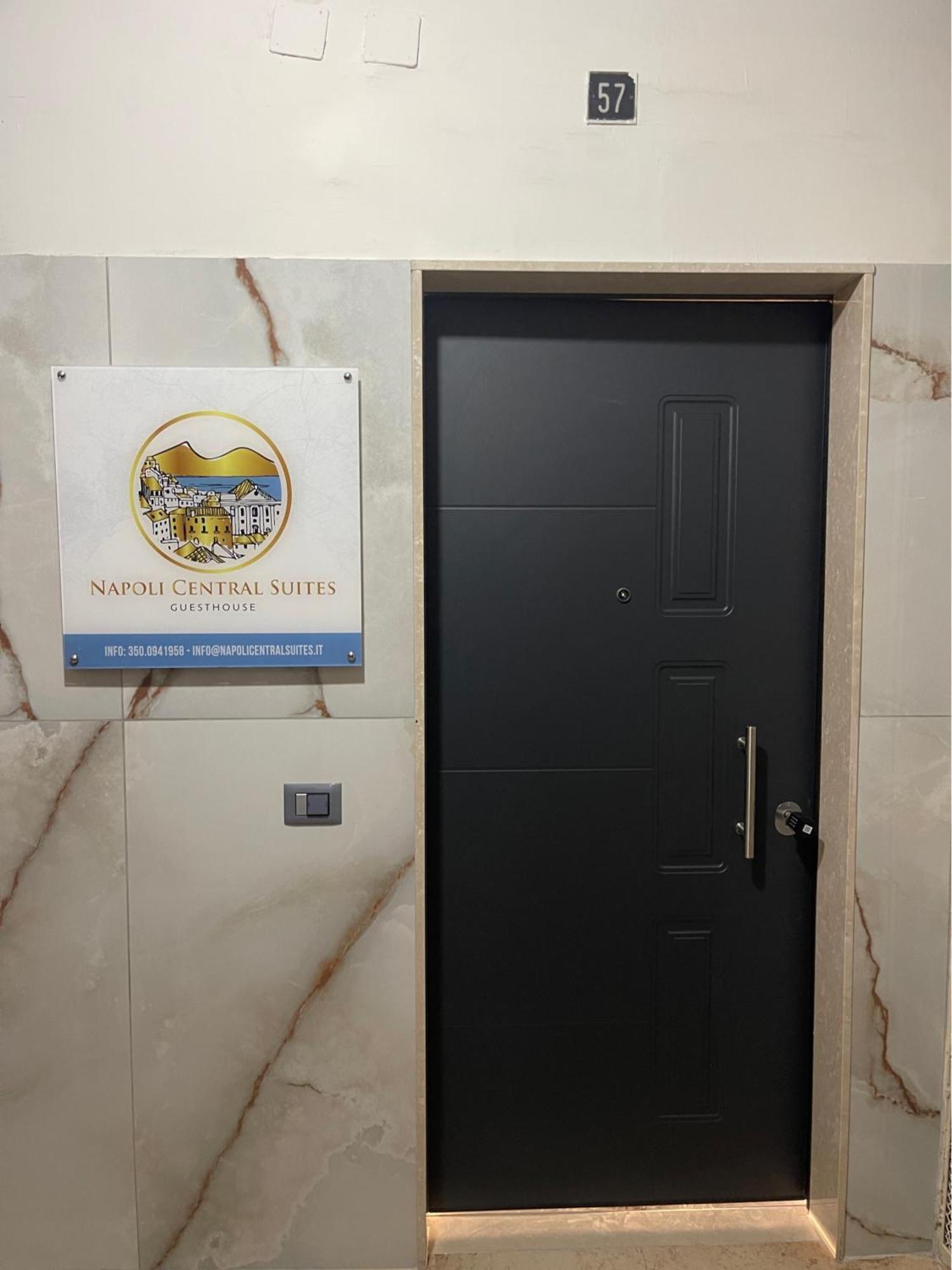 Napoli Central Suites *