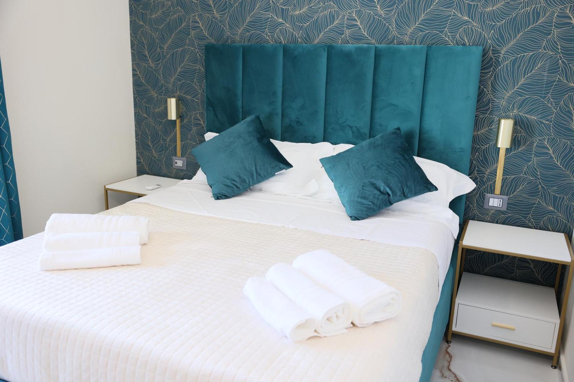 Napoli Central Suites Affittacamere *