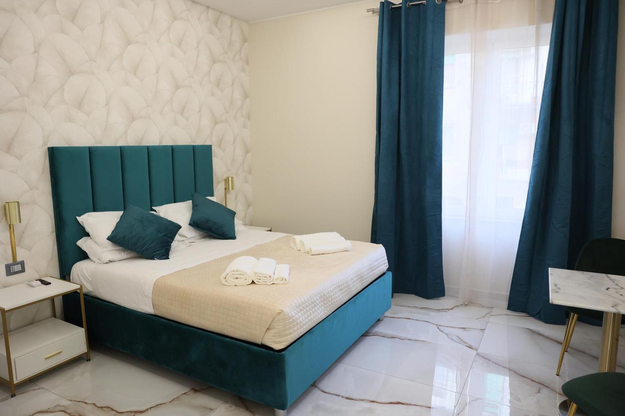 Napoli Central Suites *